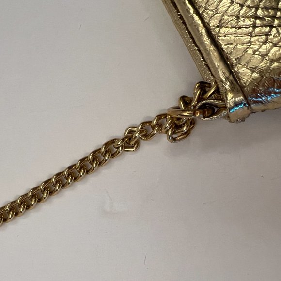 Vintage Magid Gold Leather magnetic closure purse with chain strap - Picture 4 of 7